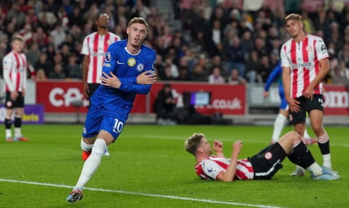 Brentford dễ dàng khai thác điểm yếu này, biến trận đấu thành cơ hội cho họ