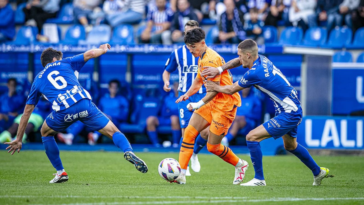 Alaves là đội có khả năng phòng ngự phản công đầy khó chịu