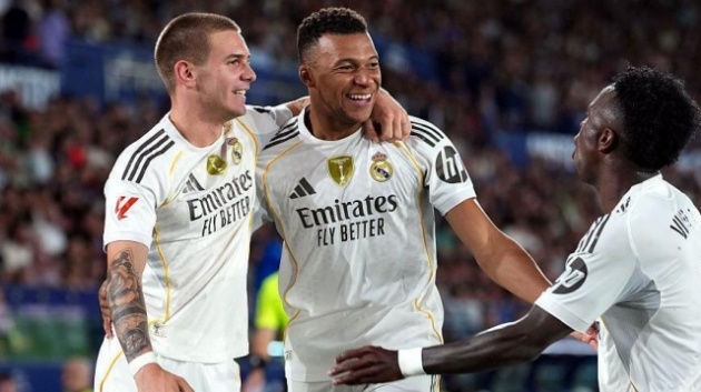 Trong trận đấu với Marseille, Mbappe không chỉ lập công mà còn dẫn dắt lối chơi pressing cao