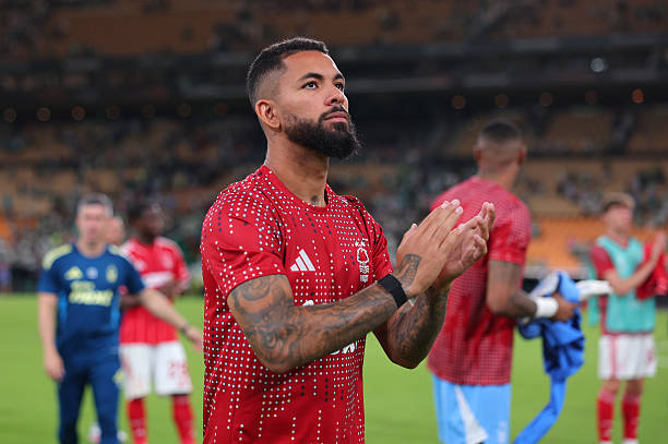 Douglas Luiz là tiền vệ trụ cột của Nottingham Forest