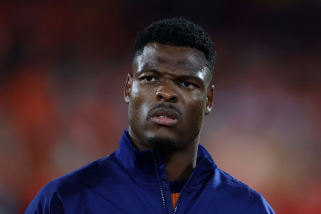 Chivu đang cân nhắc cho Denzel Dumfries nghỉ ngơi sau loạt trận dày đặc