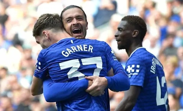 Grealish tìm lại bản sắc và giúp Everton tạo cơ hội ghi bàn từ các tình huống cố định.