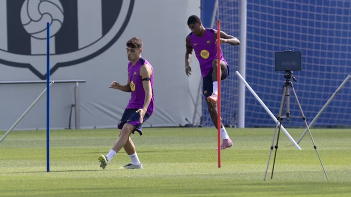 Marcus Rashford đã đến Barcelona theo dạng cho mượn từ Manchester United