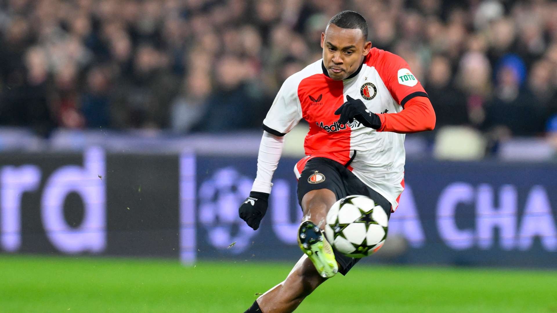 Igor Paixao đang khiến Marseille và Leeds phải tranh giành nhau